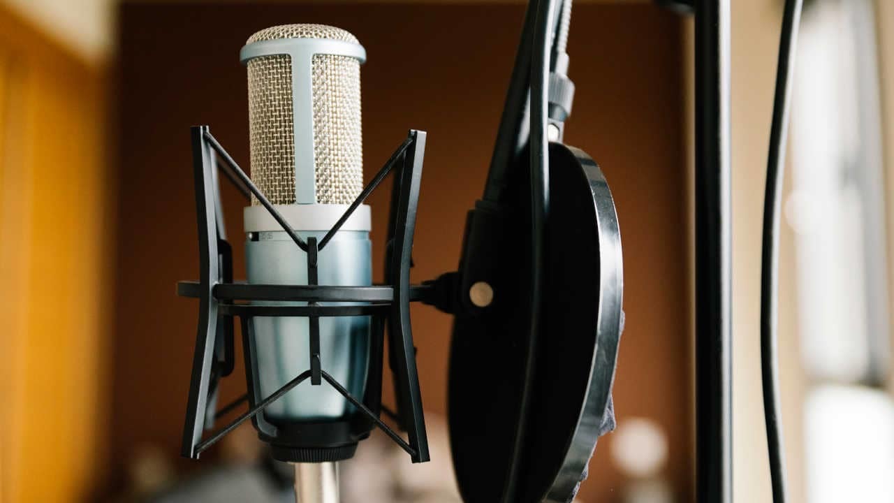 Microphone Placement for Professional Voice-Over